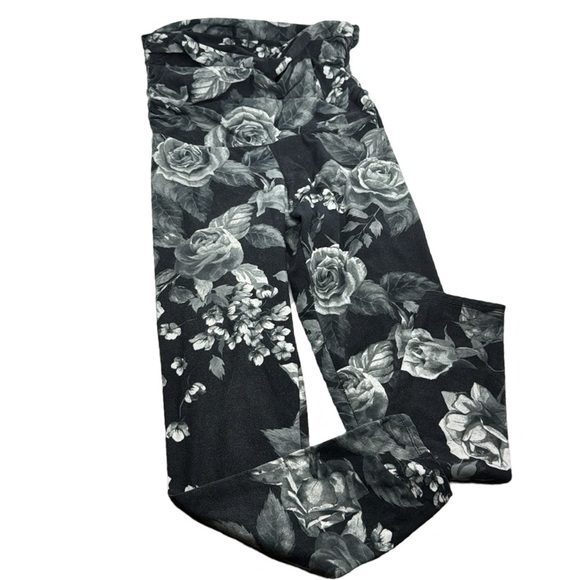 2-Pair Women's Maternity Leggings +โ Comfy Shorts Set - Picture 2 of 6